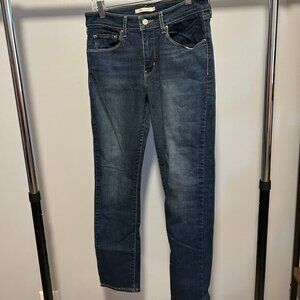 LEVI Classic Mid Rise Skinny Jeans!
